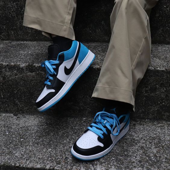 jordan 1 low black laser blue